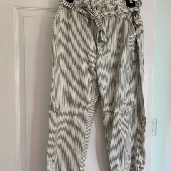 American Eagle cropped pinstripe pants - Picture 2 of 2